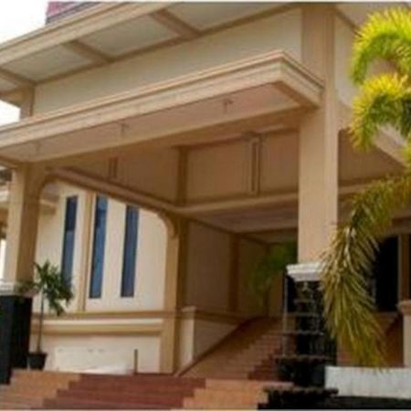 King Hotel Wates  Ngoại thất bức ảnh